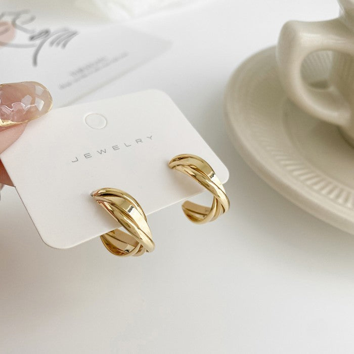 Anting Hoop Emas Minimalis Desain Mewah dan Modis Gold Curl Earrings