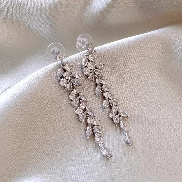 Anting Fashion Mutiara Modern Aksesoris Wanita Perhiasan Earring